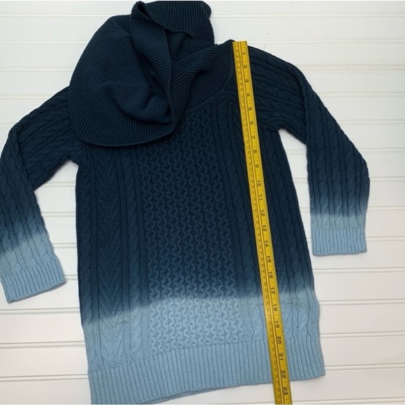 Tommy Hilfiger blue ombré cable-knit sweater small - Picture 2 of 7
